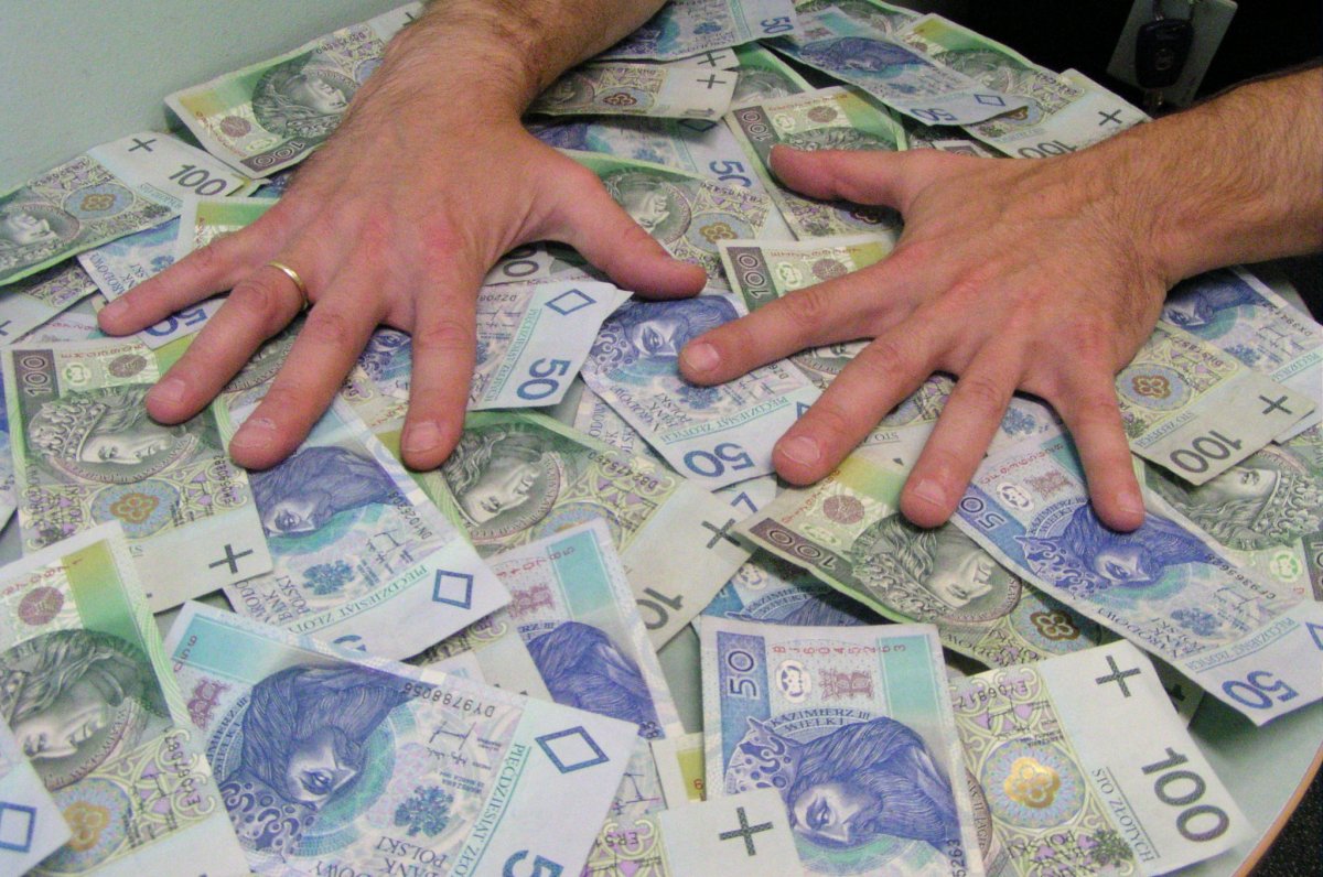 Wyłudził miliony, a w areszcie spędził tylko dobę. CBŚP wytropiło twórcę przekrętu 