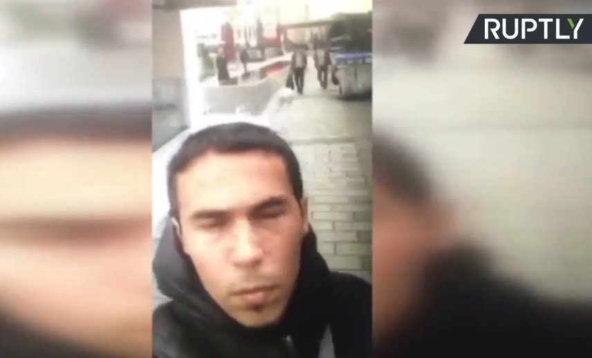 Policja opublikowala selfie podejrzanego o zamach w Stambule