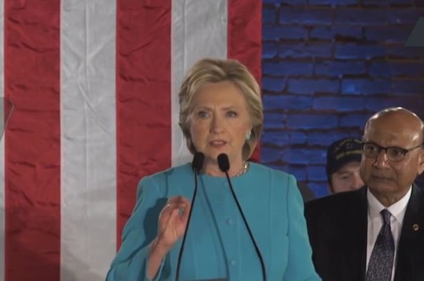 Clinton: To jest wybór pomiędzy silnym i stabilnym przywództwem a narwańcem