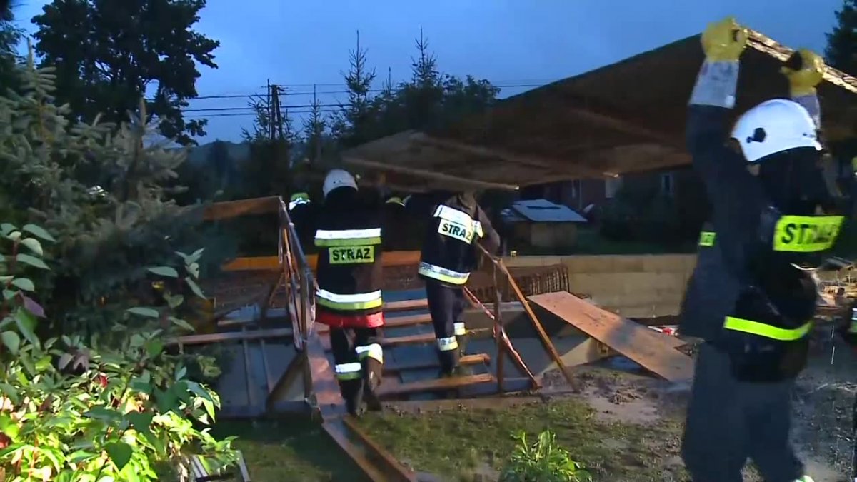 Mieszkańcy wsi Draganowa odcięci od świata. Ulewa zniszczyła most zastępczy