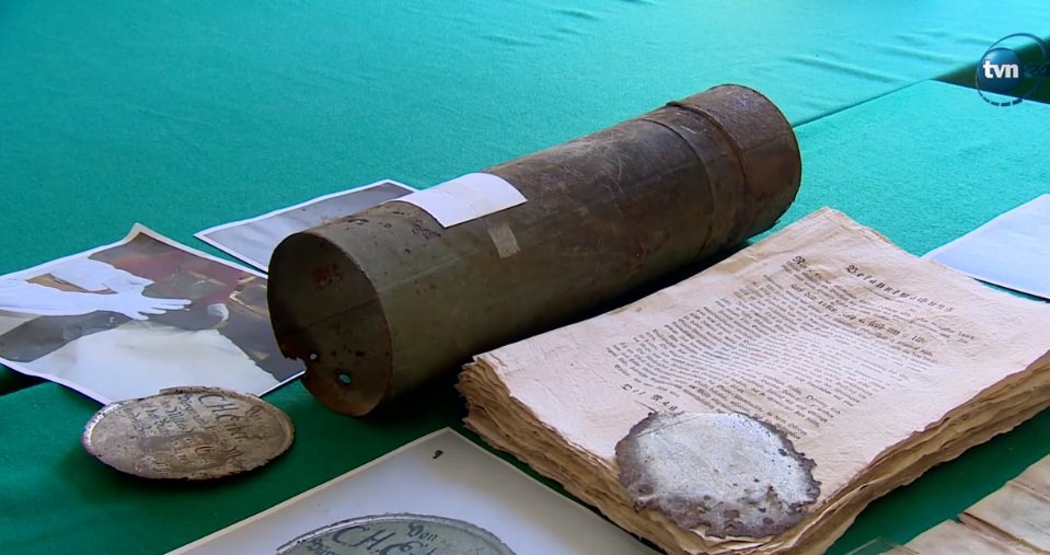 W kapsule czasu sprzed 200 lat znaleziono prawdziwe skarby