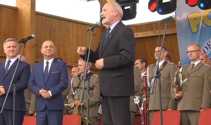 Macierewicz: Aerokluby będą stanowić element 