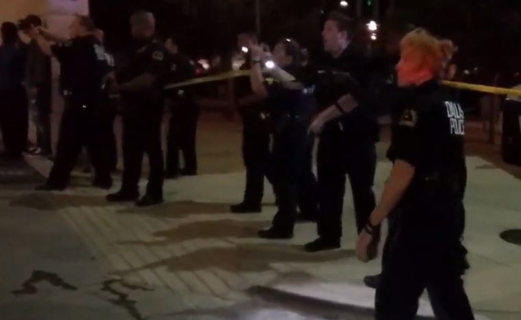 Czterech policjantów zastrzelonych, siedmiu rannych podczas protestu czarnoskórej społeczności w Dallas