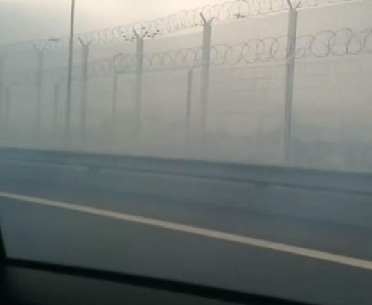 Francuska policja użyła gazu w walce z migrantami na drodze do Eurotunelu