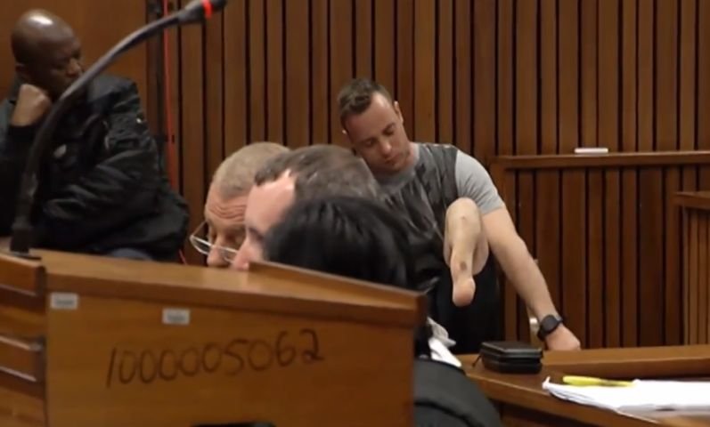 Pistorius zdjął protezy przed sądem w Pretorii. Walczy o mniejszy wyrok
