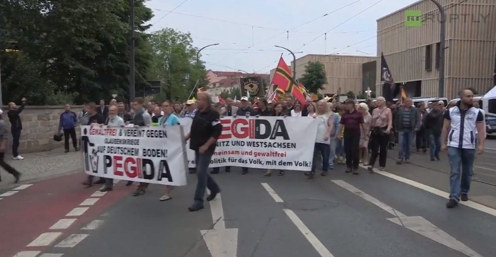 Antyimigrancki marsz Pegidy ulicami Drezna