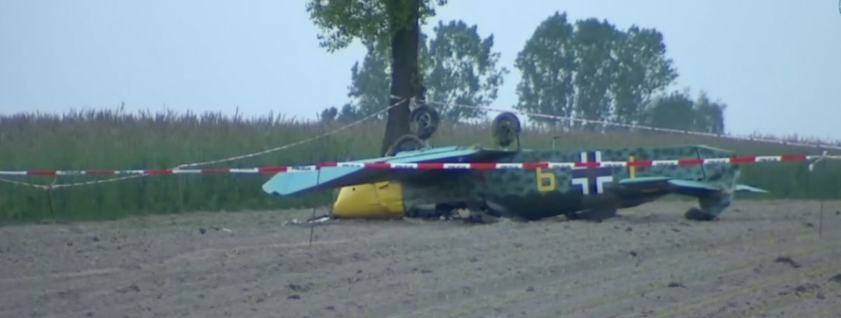 Awionetka przewróciła się do góry kołami. Awaryjne lądowanie w polu