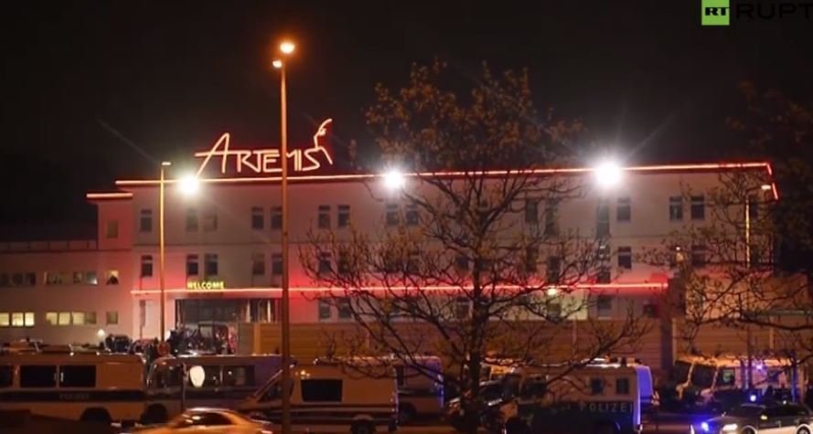 Ponad pół tysiąca policjantów wzięło udział w nalocie na dom publiczny w Berlinie