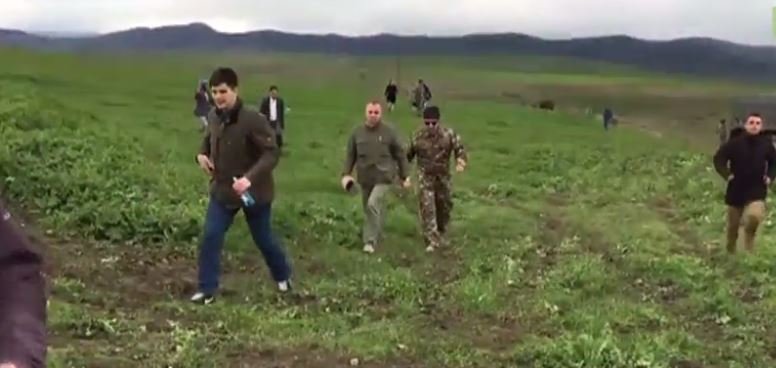 Azerbejdżan ostrzega, Armenia wysyła 