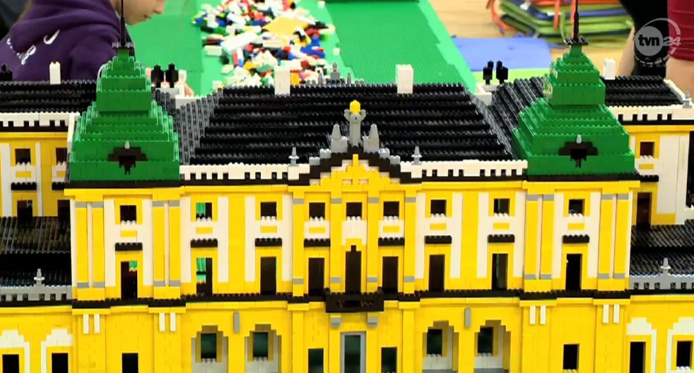 Pałac Branickich z 15 tys. klocków Lego