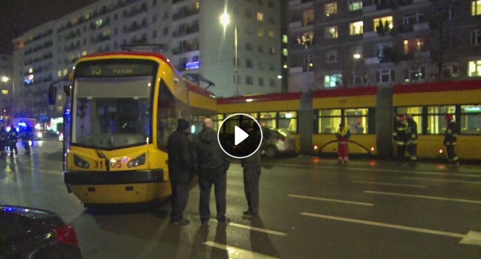 Wykolejony tramwaj zablokował wszystkie pasy