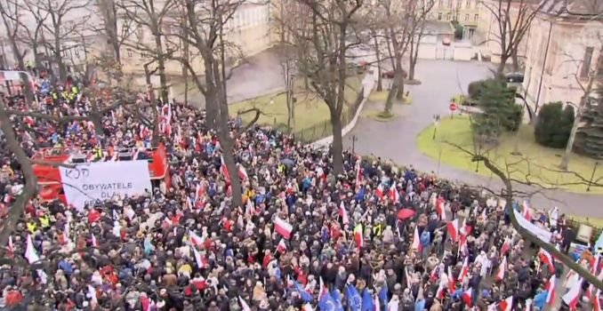 Protesty przed Trybunałem Konstytucyjnym 