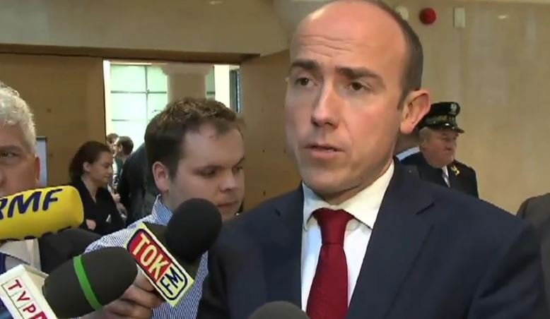 Budka: Władza wykonawcza nie może wchodzić z butami do władzy sądowniczej
