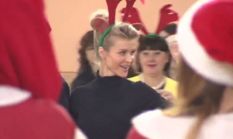 Joanna Krupa i Robert Biedroń pomocnikami Św. Mikołaja