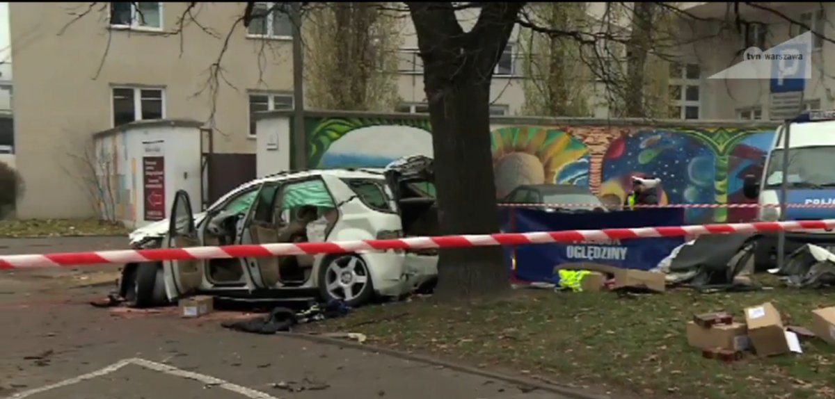 Śmiertelny wypadek w Warszawie. Pasażer nie żyje, kierowca był pijany