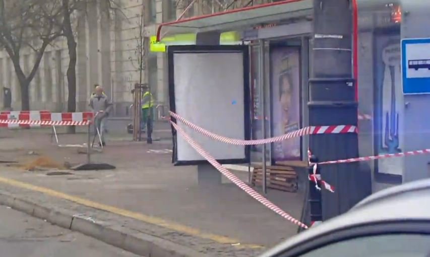 Śmiertelne potrącenie w Warszawie. Pijany kierowca wjechał w przystanek na Marszałkowskiej