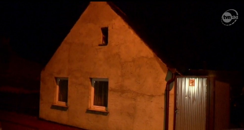 Zabił ojca siekierą i przykrył kocem. Policja podejrzewa chorobę psychiczną