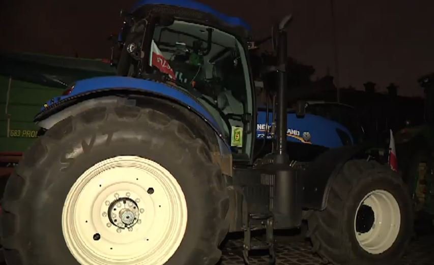 Trwa protest rolników przed prokuraturą w Szczecinie