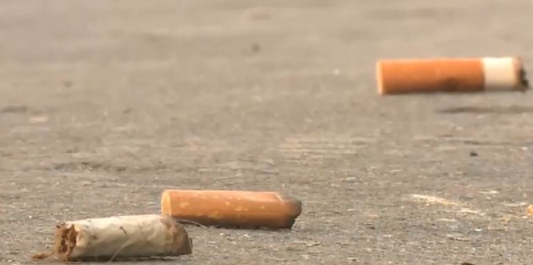Władze Paryża ruszyły na wojnę z niedopałkami