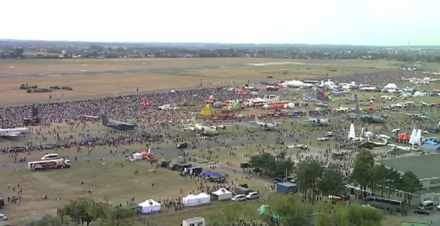 E. Kopacz na Air Show: Chcemy coraz więcej pieniędzy na armię wydawać w Polsce