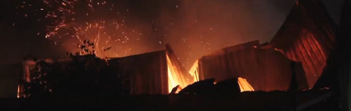 Wielki pożar w gospodarstwie rolnym. 20 jednostek straży w akcji