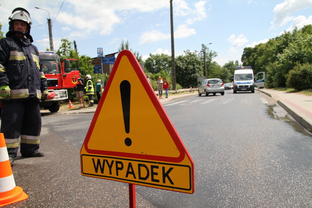 Zderzenie dwóch tirów z busem. Zginęły dwie osoby, jeden z kierowców trafił do szpitala