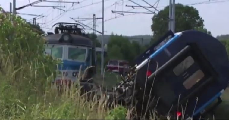 Zderzenie pociągów pospiesznych w Czechach. 50 osób rannych