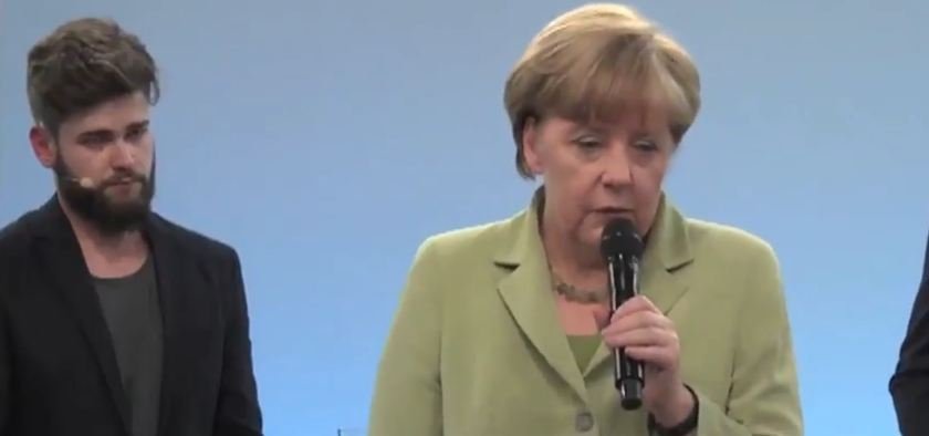 Palestynka rozpłakała się po słowach A. Merkel