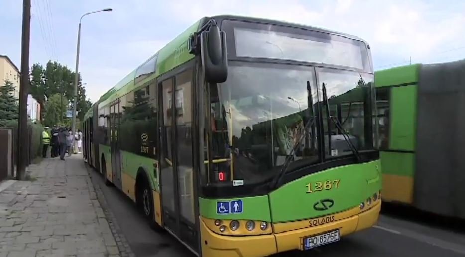 Nożownik z Poznania już w areszcie. Ranił przechodnia, uciekał autobusem