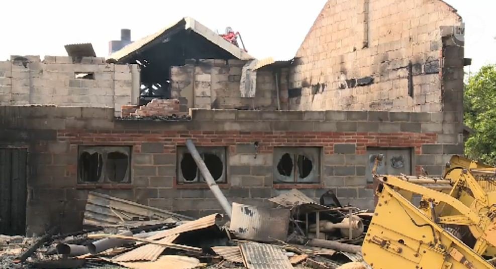 Pożar fermy gęsi w Wielkopolsce. Jedna osoba została poparzona