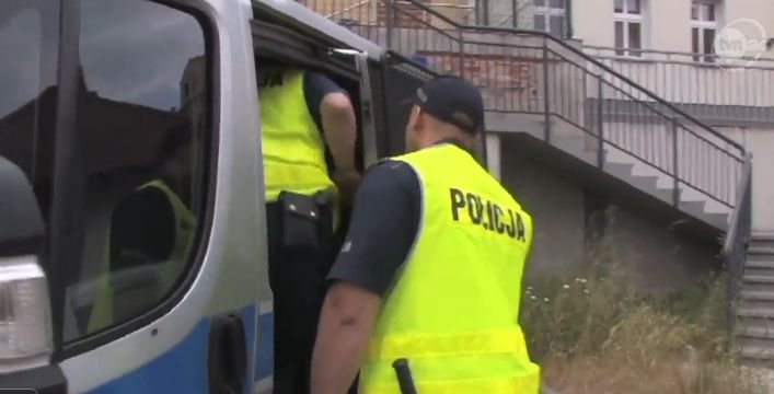 Nauczyciel podejrzany o molestowanie 13-letniej uczennicy zatrzymany przez policję