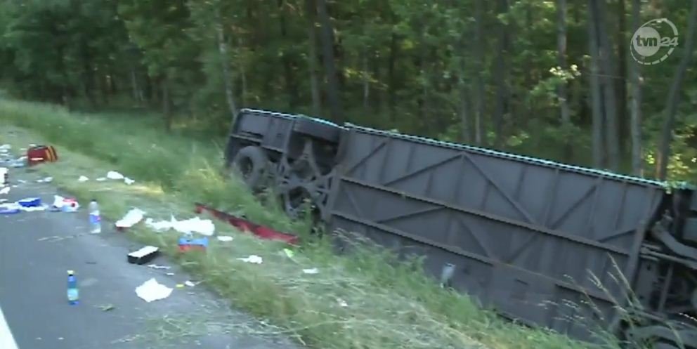 Wypadek autokaru pod Częstochową: Dzieci są pod opieką psychologa