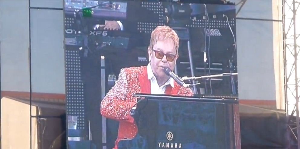 Elton John przeprosił swoich fanów na koncercie
