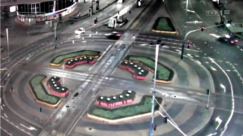 Wjechała do przejścia podziemnego w Warszawie. Trafi na oddział zamknięty
