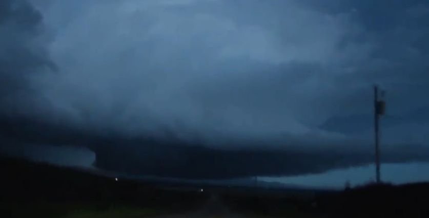 Łowca burz nagrał potężne tornado