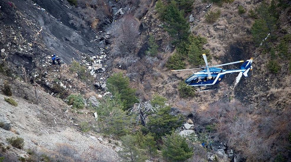Katastrofa lotnicza w Alpach. Pilot celowo rozbił samolot. Film!
