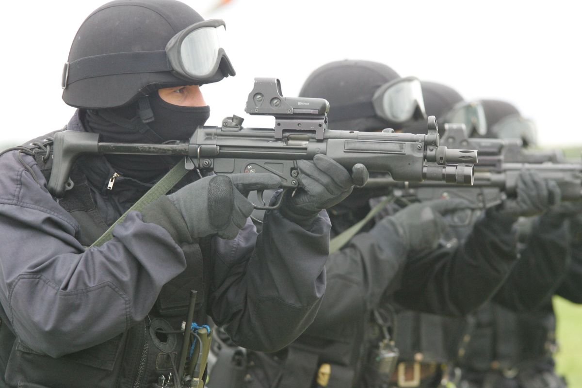 Nocne ćwiczenia antyterrorystyczne w Warszawie