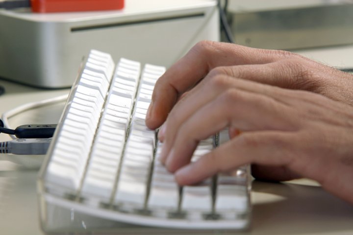 Młodzi handlują w internecie
