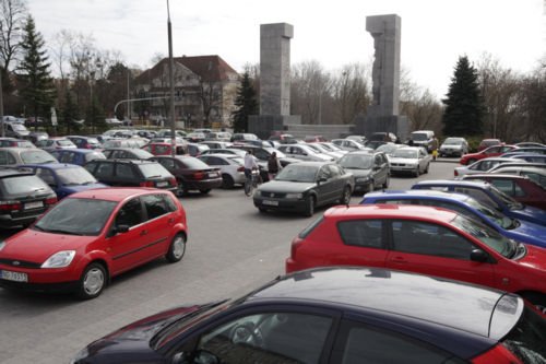 Ekolodzy za ograniczeniem aut w miastach