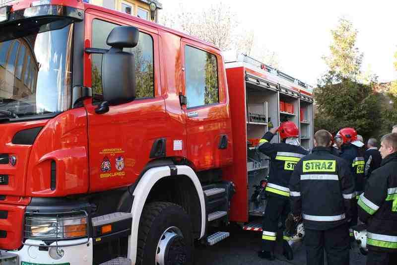 Nowy samochód ratowniczo-gaśniczy dla strażaków z Biskupca