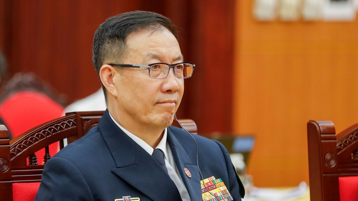 Minister obrony Chin ostrzega przed „prawem dżungli” i „zimnowojenną mentalnością”