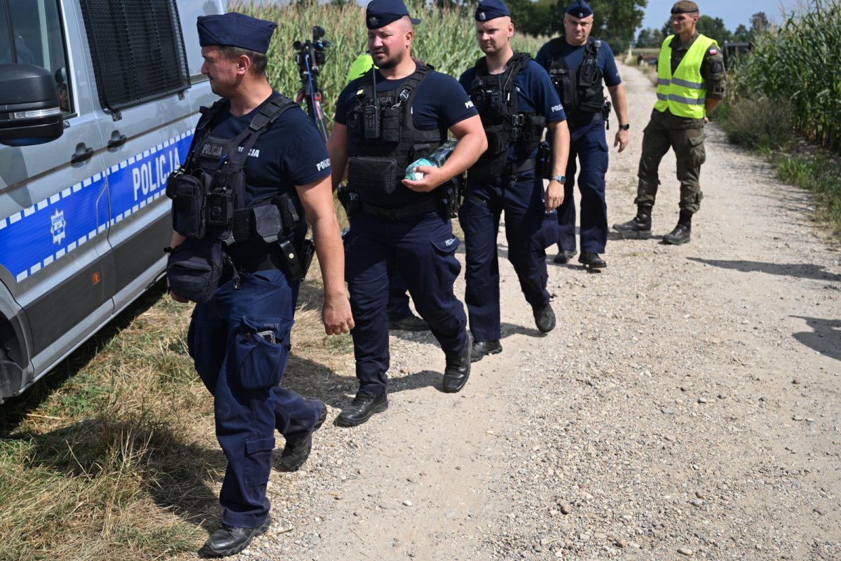 Oględziny miejsca upadku drona w Osinach będą kontynuowane