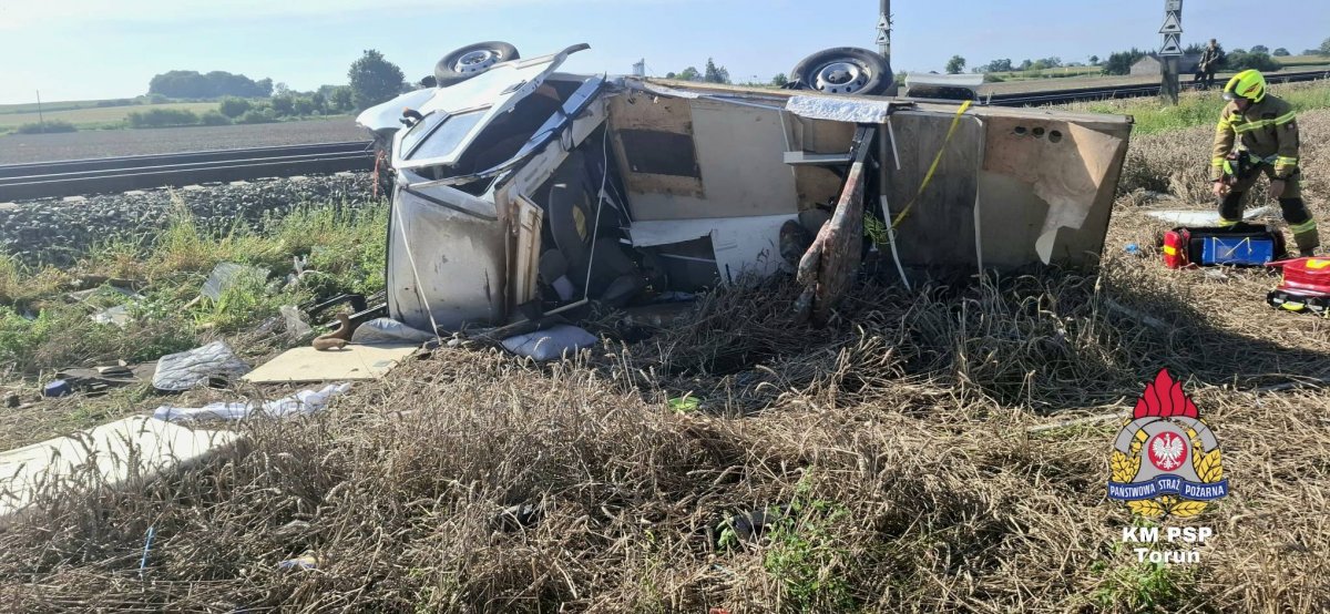 Tragiczny wypadek w Gronówku: kamper zderzył się z pociągiem
