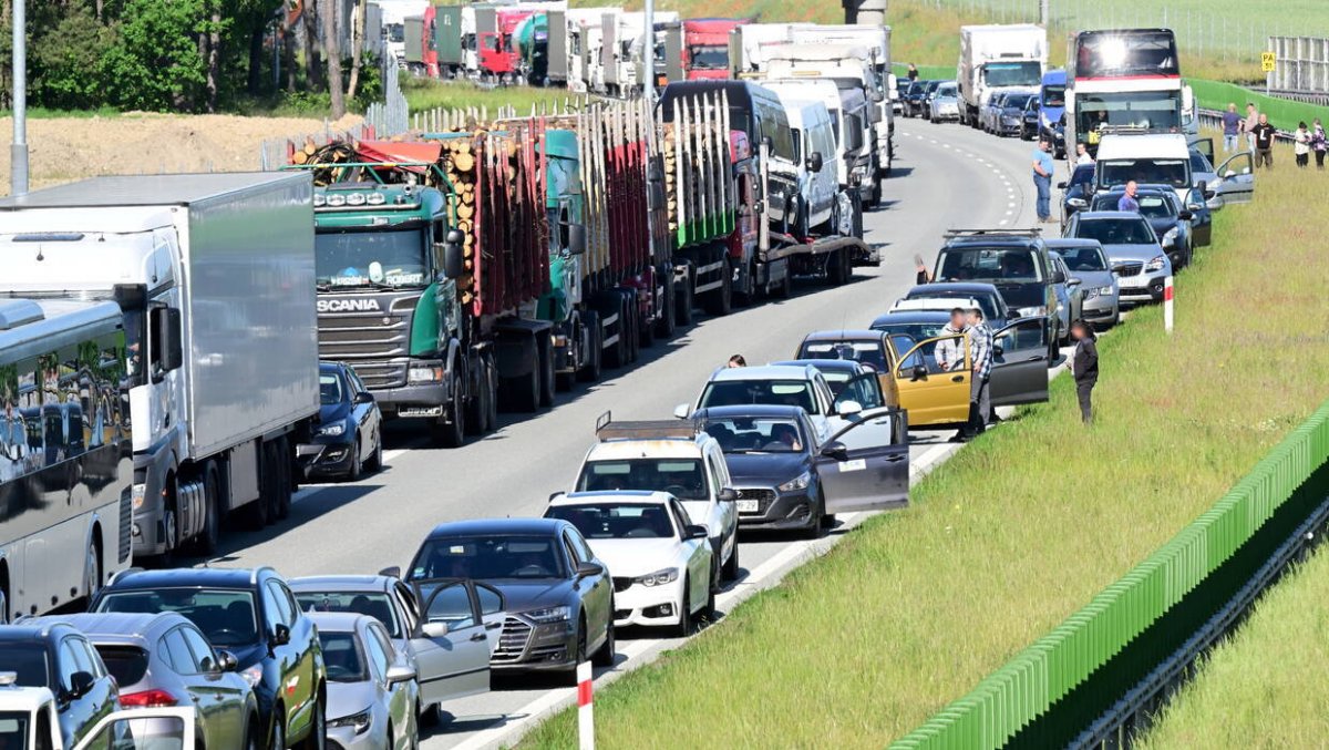Trzy samochody zderzyły się na A1. Korek w kierunku Gdańska