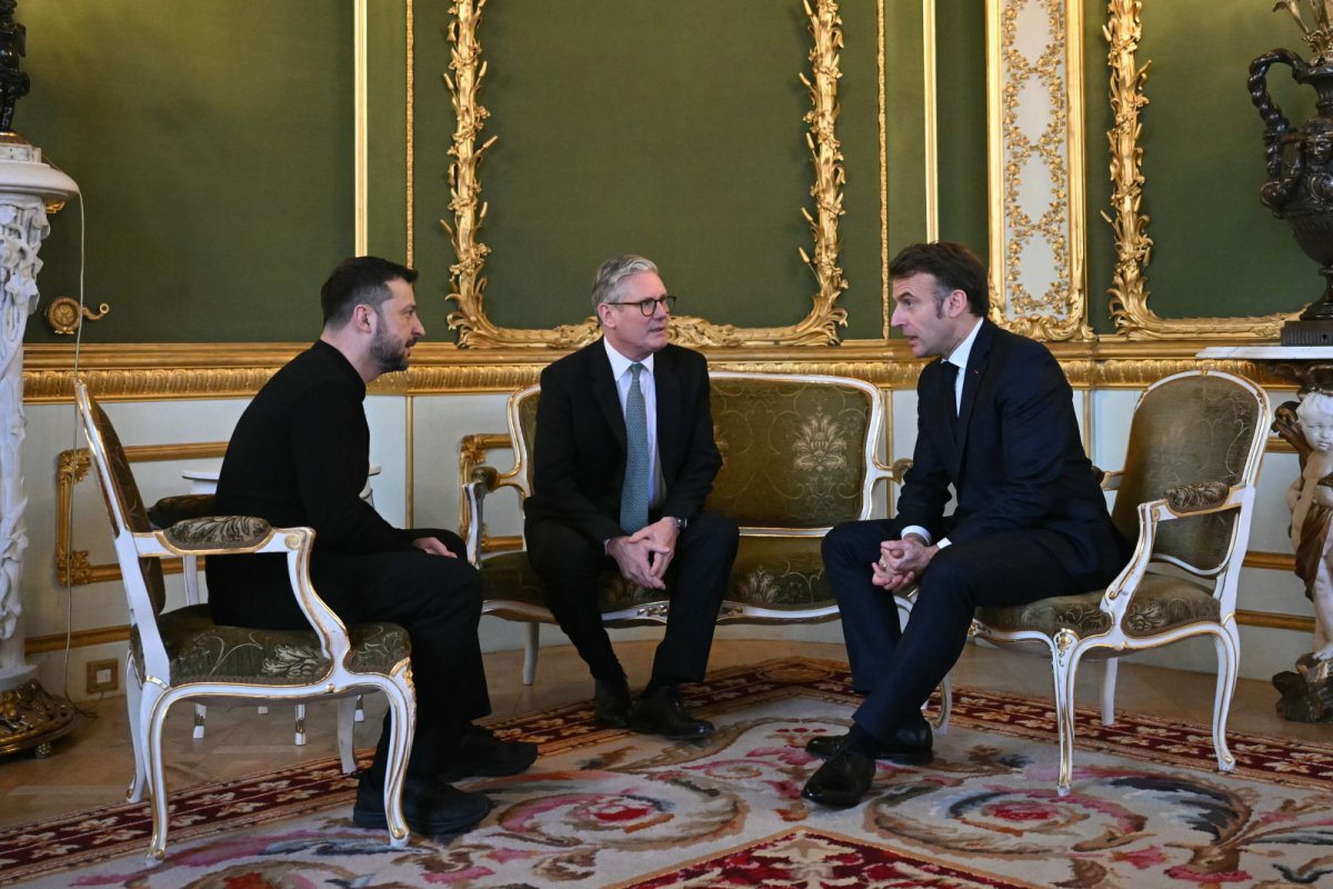 Macron: Trump zapewnił, że bez udziału Ukrainy nie będzie negocjacji dotyczących jej terytorium 
