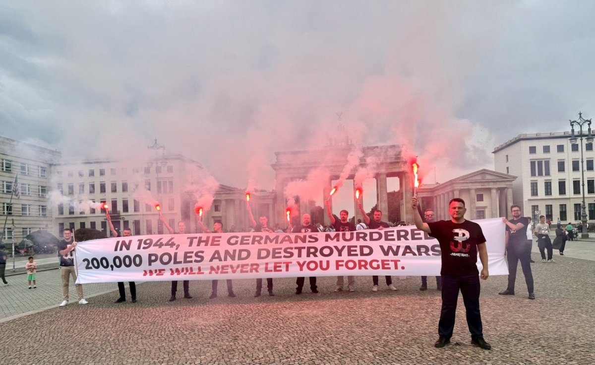 Mentzen z politykami Nowej Nadziei pod Bramą Brandenburską: 