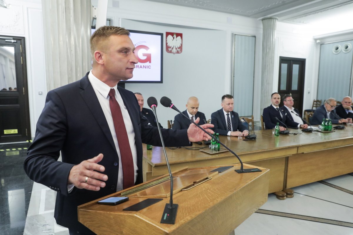 Prokuratura nie stawia jeszcze zarzutów Bąkiewiczowi