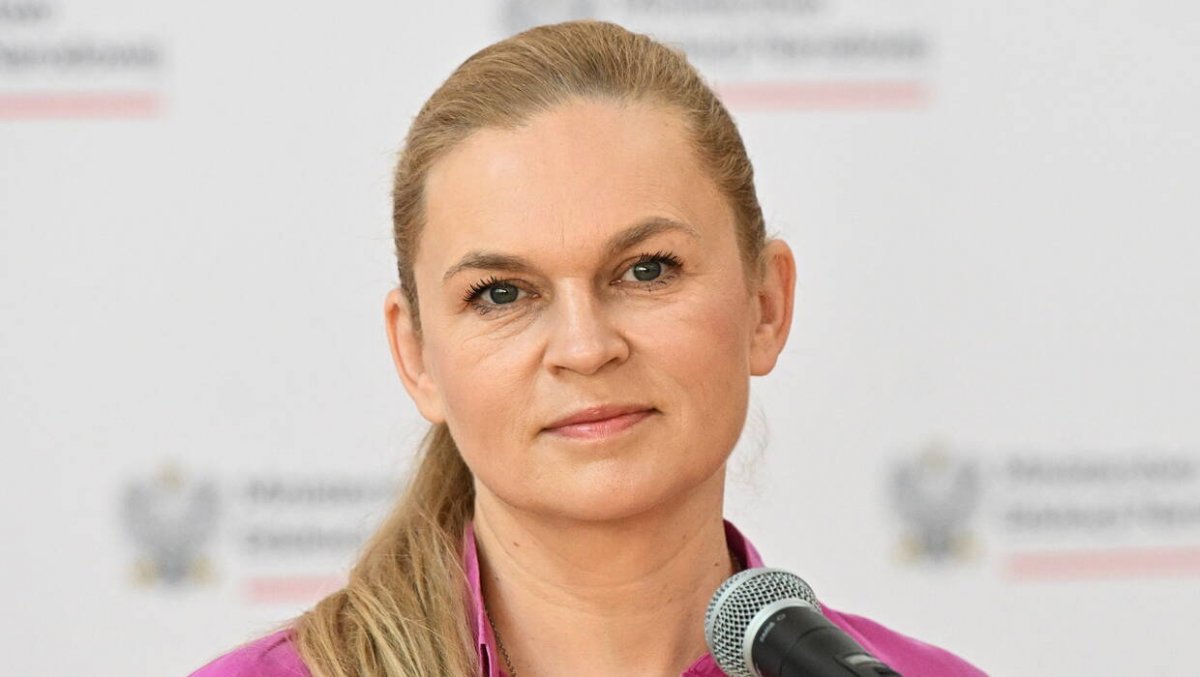 Nowacka wystraszyła się i zostawia lektury w spokoju