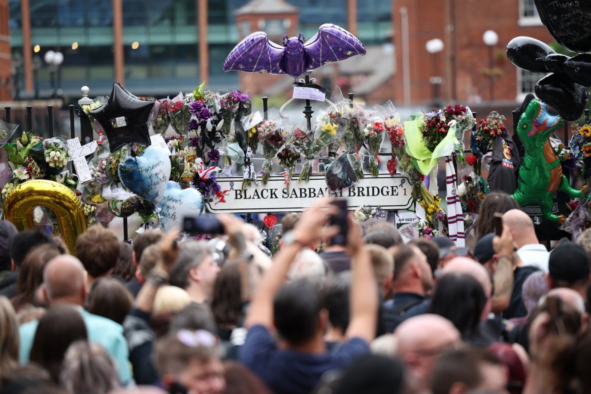 Rodzinne miasto Birmingham i tysiące fanów pożegnało Ozzy’ego Osbourne’a [ZDJĘCIA]