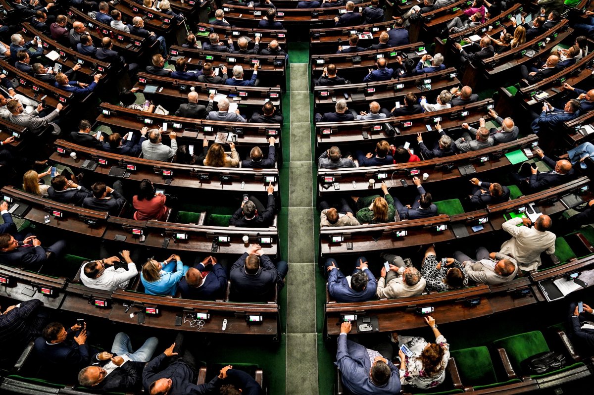 Polscy posłowie zadłużeni po uszy